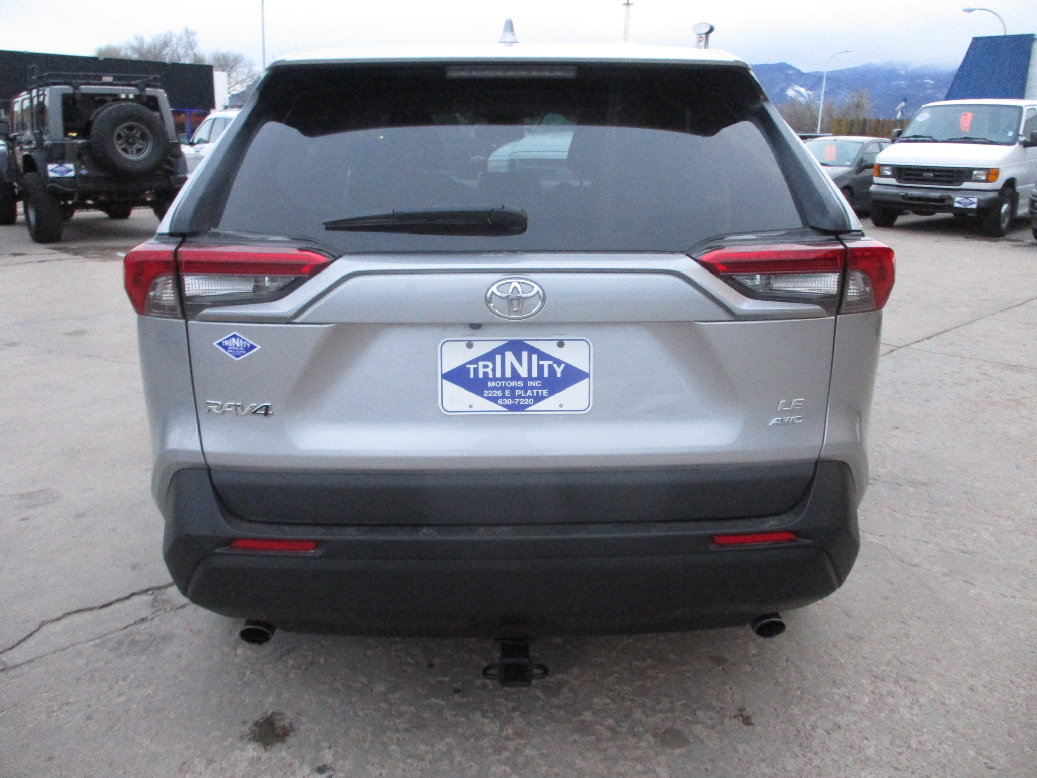 2023 Toyota RAV4 LE photo 4